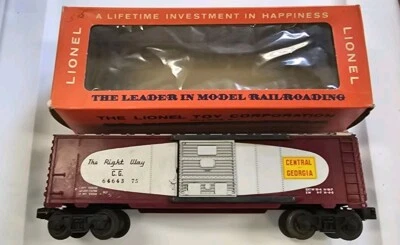 Original Lionel Postwar #6464-375 Central of Georgia Boxcar - With Box - Image 1 of 4