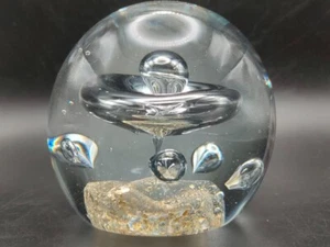 8 cm Kunstglas Briefbeschwerer | klare Kuppel mit Blase und Goldfolienkern - gebraucht - Bild 1 von 4