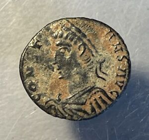 Roman Imperial Coin Old/rare With Depiction Of Emperor