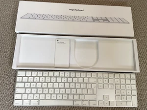 Apple Magic Keyboard mit Ziffernblock A1843 UK QWERTY weiß top unbenutzt - Bild 1 von 6