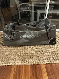 Grau Patagonia Black Hole Wheeled Duffel Bag Koffer 120L - Auslaufgröße - Bild 1 von 11