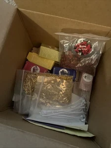 All-in-One Candle Making Set: Wax Melter, Jars, Wicks & Scents for Creative Fun - Picture 1 of 14