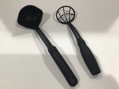 Pampered Chef Mix ‘N Masher 2685 Whisk Mixer Blend Stir & Ladle 2335 Black Nylon - Image 1 of 4