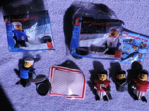 LEGO 2004 McDonalds2 Sport figures in original bags plus used Cover