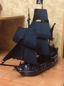 La perla nera nave vascello gioco mattoncini costruzioni jack con 6 personaggi - Imagen 1 de 1