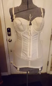 Vintage Off-White Bouffante by Flexees Girdle Body Shaper mit Strumpfschlauchhaken - Bild 1 von 14