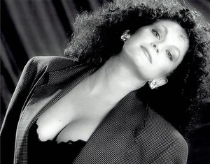 1994 Original Photo busty singer and entertainer Heidi Hepler posing for camera - Picture 1 of 2
