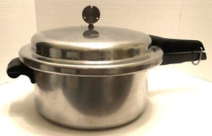 Vintage Mirro-Matic 6 Quart Pressure Cooker 396M Regulator/Jiggler/ 2 Cook Books