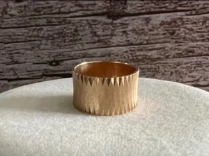 Vintage 1960s Men’s 14k Yellow Gold Wide Band Geometric Design Wedding Band - Picture 1 of 4