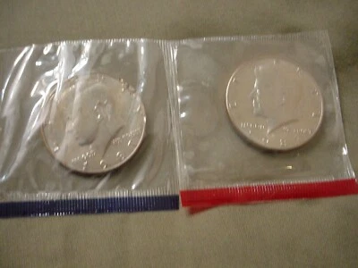 1987 D & P Kennedy Half Dollars F/ USA Mint Set. "P" Coin Error F/Mint 0 S&H - Image 1 of 4