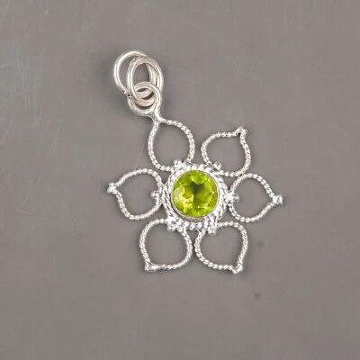 Colgante de piedras preciosas de peridoto de plata de ley 925 con forma de trébol hecho a mano joyería regalos Foto 1 de 4