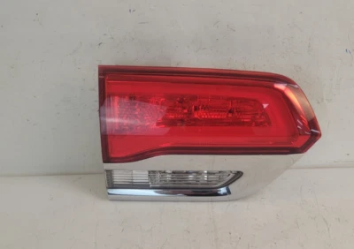 Luz trasera interior izquierda del conductor OEM 2014 2015 2016 2017 2018 Jeep Grand Cherokee Foto 1 de 4