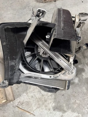 Chevrolet Corvette 2020-2026 radiador exterior lado pasajero derecho completo ASM con Z51 OEM Foto 1 de 4