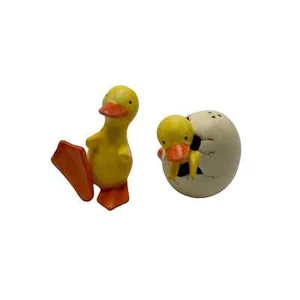 Adorable Duckling Salt & Pepper Shakers - Preowned Excellent Condition - Picture 1 of 5