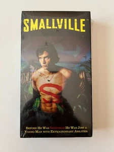 SMALLVILLE VHS TAPE * PILOT EPISODE Tom Welling Clark Kent NEW * FACTORY SEALED - Picture 1 of 3