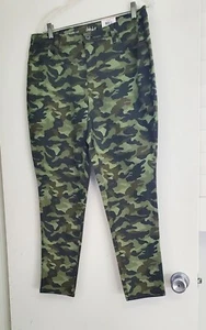 Style&Co.Womens Plus Size Curvy Skinny Ankle Jeans Camo Winter Mos Sz 16W - NWT - Picture 1 of 1