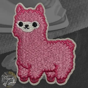 Rosa Lama Bügelbild Patch bestickt Handarbeit Applikation - Bild 1 von 2