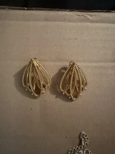 Orecchini vintage a goccia color oro clip - Foto 1 di 1