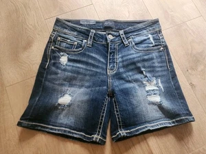 Daytrip Jean Shorts Denim From THE BUCKLE Size 27 Universal Fit Mid Rise NWT - Picture 1 of 6