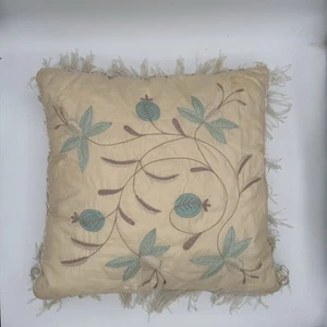 "Funda de almohada vintage Bloomingdale's seda bordada India flecos florales 16""" - Imagen 1 de 15