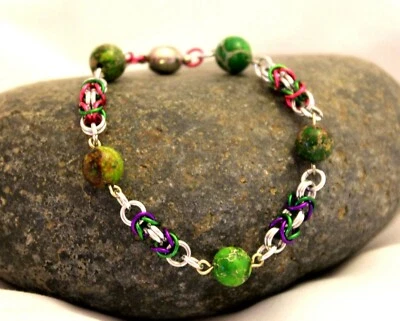 Pulsera de correo de cadena bizantina turquesa verde hecha a mano Foto 1 de 4