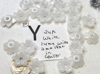 24 flores de plástico duro de colección años 50 14 mm 2 mm agujero joyería reparación artesanía VOS #122 Foto 1 de 4