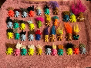Lot Of 38 Trolls 1 To 2 In Different Colors !! - Picture 1 of 3