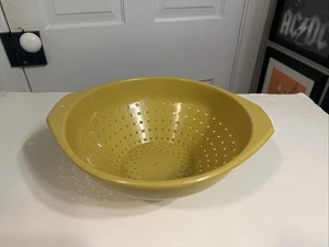Vintage Colander Strainer MCM Mustard Yellow Plastic Kitchen Decor 1960s 1970s - Picture 1 of 8