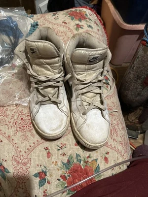 Nike Tennis Shoes - Image 1 of 4