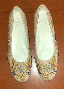 Women's Sz.8M Shoes CIRCA JOAN & DAVID Beige Suede Leather Floral Slip-On - Picture 1 of 9