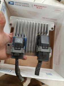 12584705 (YFAH) | GM OEM ENGINE CONTROL MODULE UNIT ECU ECM PCM - Imagen 1 de 2