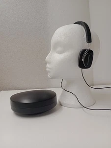 Bowers & Wilkins P3 Wired Hi-Fi Headphones Black / Grey with case Adjustable - Picture 1 of 14
