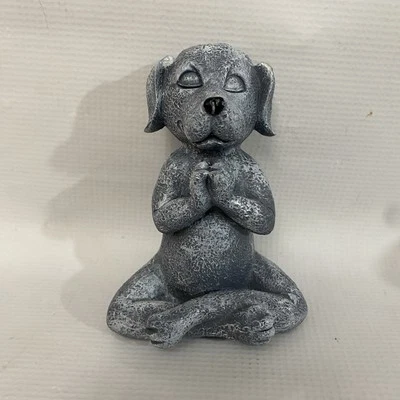 Estatua de perro meditando figura de Buda 4,75" Zen Yoga resina paz tranquilidad Foto 1 de 4