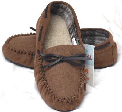 NWT CAT & JACK BOY'S YOUTH SIZE 2 BROWN FAUX SUEDE PILE-LINE HOUSE SHOES - image 1 of 4