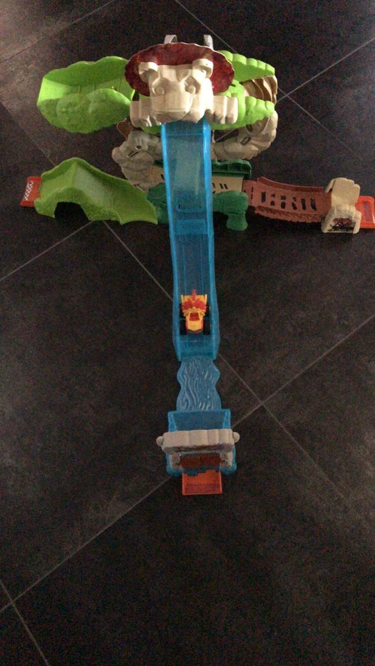 ISOLA DEGLI ANIMALI PLAYSET PISTA MACCHINE BLAZE FISHER PRICE - Immagine 1 di 1