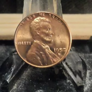 UNCIRCULATED 1957D LINCOLN WHEAT PENNY COIN (81019)32..... - Picture 1 of 2