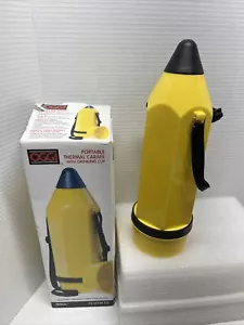 Jarra térmica portátil OGGI amarilla con vaso para beber - Imagen 1 de 4