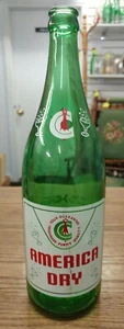 VINTAGE AMERICAN DRY TORONTO ONT. WHITE LABEL 30 OZ GINGER ALE BOTTLE - Picture 1 of 7