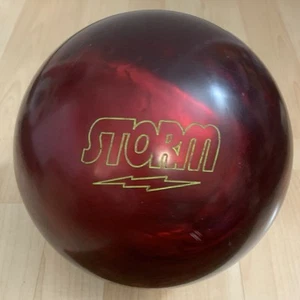 Bola de Bowling Storm Super Natural 12 Lbs Borgoña con Bolsa Brunswick Odd Balls - Imagen 1 de 17