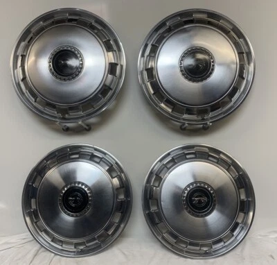 Juego (4) Tapacubos Tapacubos Cubierta Rueda Mercury Cougar XR7 15" OEM 1977-1979 Foto 1 de 4