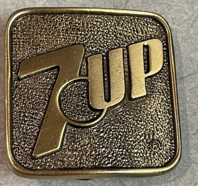 复古 7UP Seven UP 实心黄铜皮带扣 美国 20 世纪 80 年代 — 第 1/4 张图片