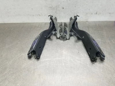 Juego de bisagras de capó Infiniti QX70 17 2017 Foto 1 de 4