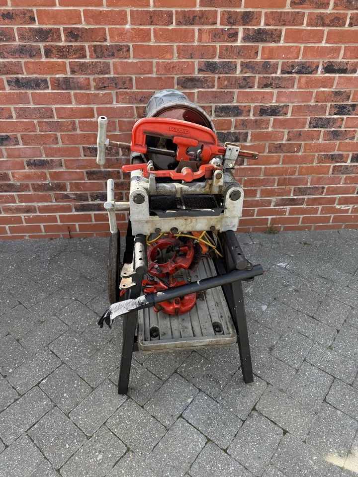 1233 Ridgid Pipe Threading Machine  - Image 1 of 4