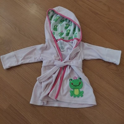 Bata toalla de rizo de rana rosa Carter's con capucha bebé niña talla 0-9 meses Foto 1 de 4