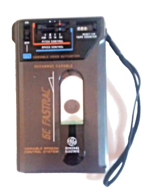 Grabadora de casete vintage General Electric GE Fastrac 3-5324A (VVA) funcionando Foto 1 de 4