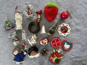 Lot of 20 Christmas Ornaments Mixed Variety Assortment Various Materials - Picture 1 of 7