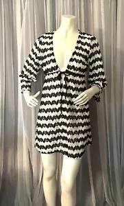 Beach Swim Cover Up Size XL Lacy Black White NWT - Picture 1 of 11