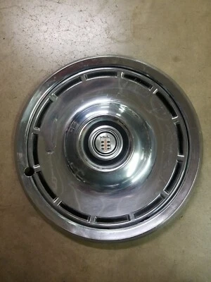 *UNO* Tapacubos vintage 1975-1976 Dodge Charger Aspen Coronet Monaco 14" usado Foto 1 de 4