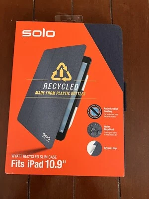 SOLO Wyatt Slim Case for iPad 10.9 and Stylus holder - New, Blue - Image 1 of 4