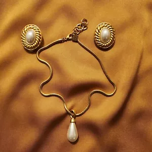 Vintage 1980s Anne Klein Matte Gold Tone Teardrop Faux Pearl Pendant & Earrings - Picture 1 of 7